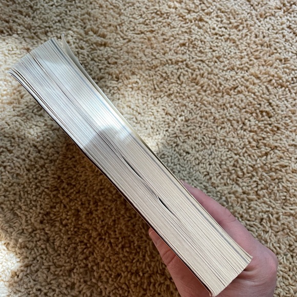 NYT Bestseller The Silent Patient by Alex Michaelides - Picture 4 of 4